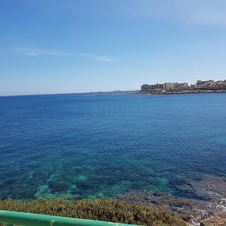 Large Apartment In Marsascala. Sleeps 6 마르사스칼라 외부 사진
